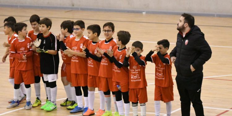 GALERÍA DE LA PRESENTACIÓN DE LAS ESCUELAS DE SAN ANTÓN Y PRÍNCIPE FELIPE EN EL PARTIDO DE ALBACETE FS