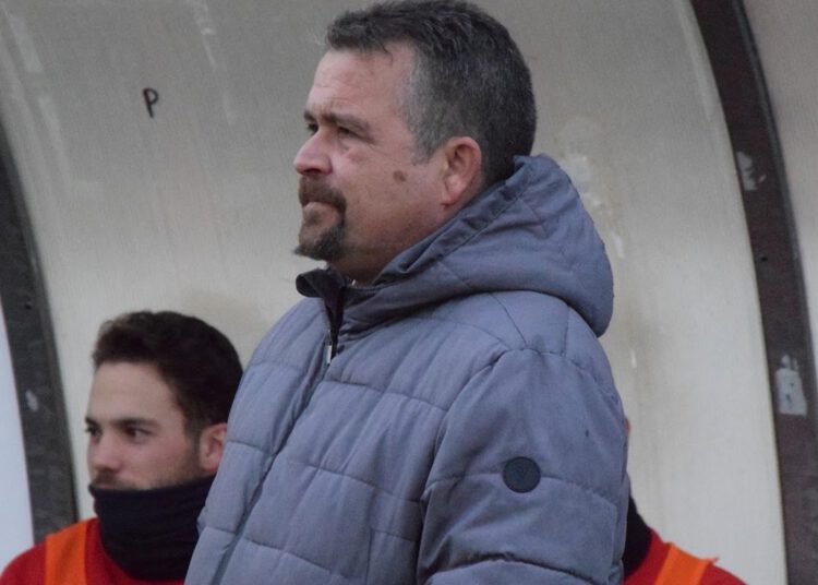 Kiko Vilches no seguirá en el banquillo del Mora CF