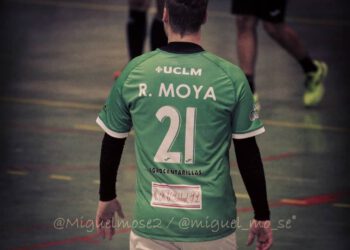 Rafa Moya jugará en el Balonmano Bolaños una temporada más