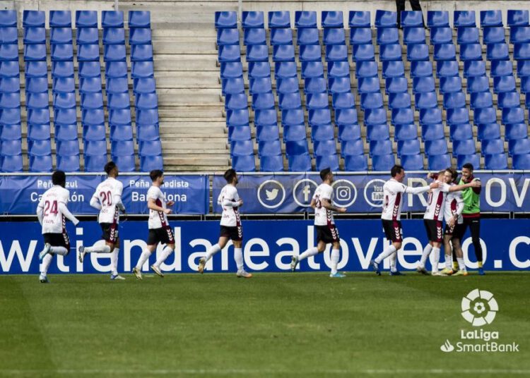 El Albacete gana el Oviedo y sale de los puestos de descenso