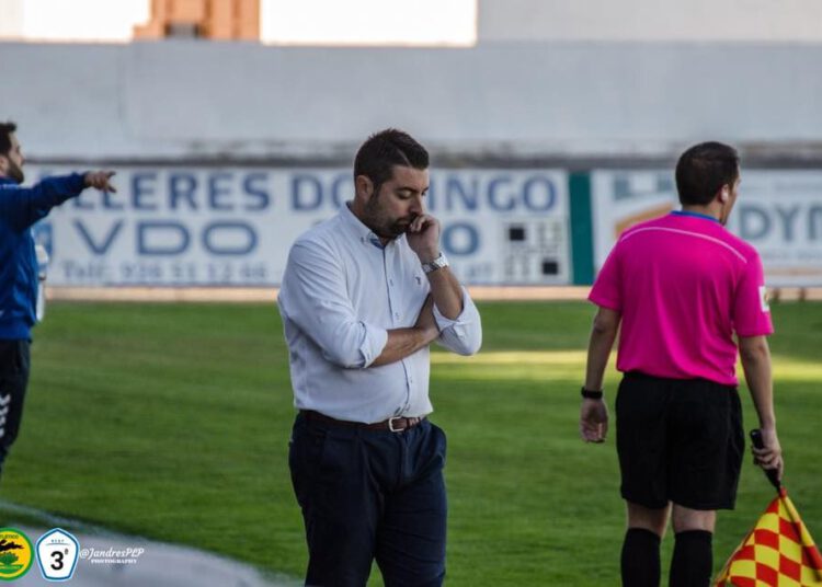 Julián Espinosa: «el objetivo del Atlético Tomelloso es trabajar, trabajar y trabajar»