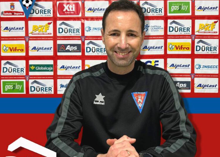 José Luis Fuentes regresa como entrenador de La Roda CF y Carrasco refuerza el centro del campo